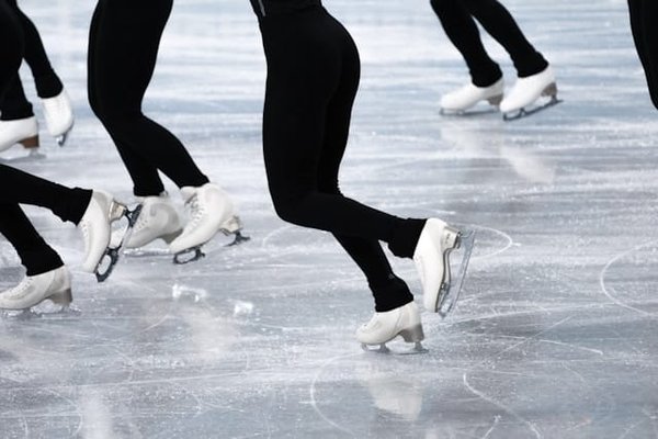 Comment maîtriser la coordination des mouvements en danse sur glace?