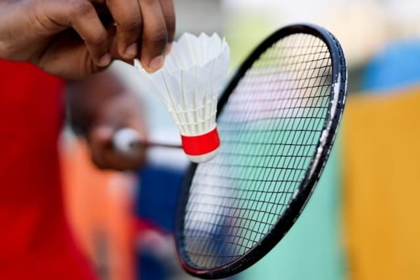 Quelles sont les techniques de renforcement musculaire pour les joueurs de badminton?